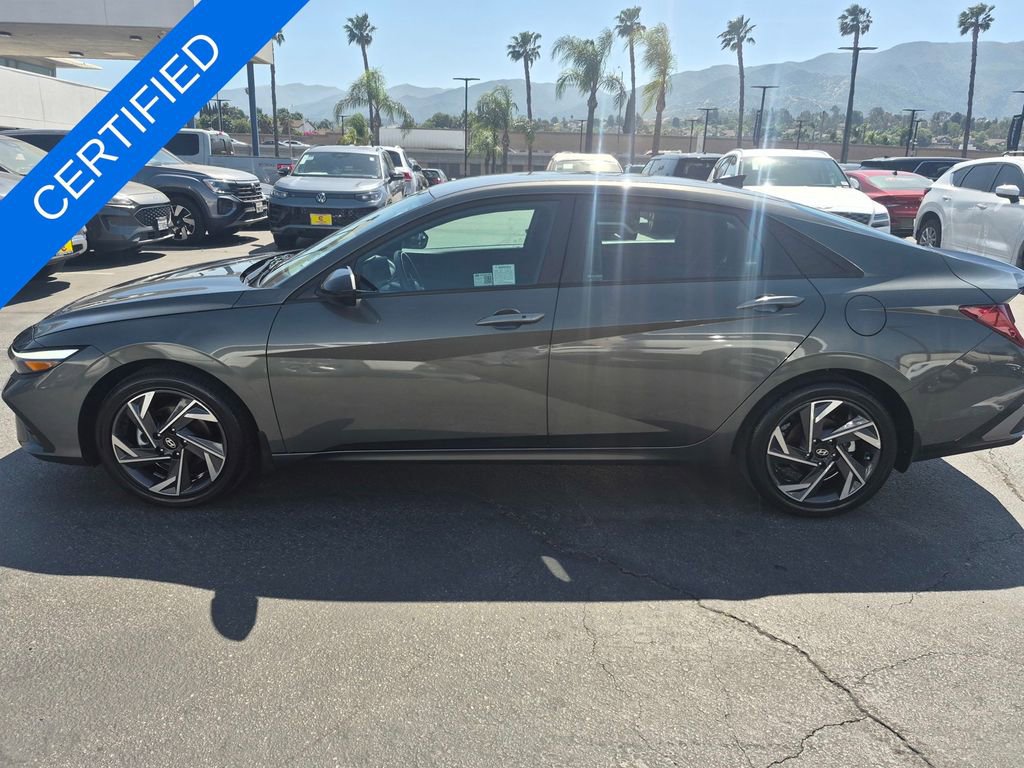 Used 2025 Hyundai Elantra SEL image 8
