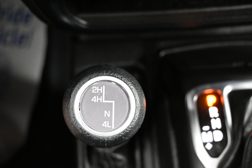Used 2024 Jeep Wrangler Unlimited Sahara AWD/4WD image 31