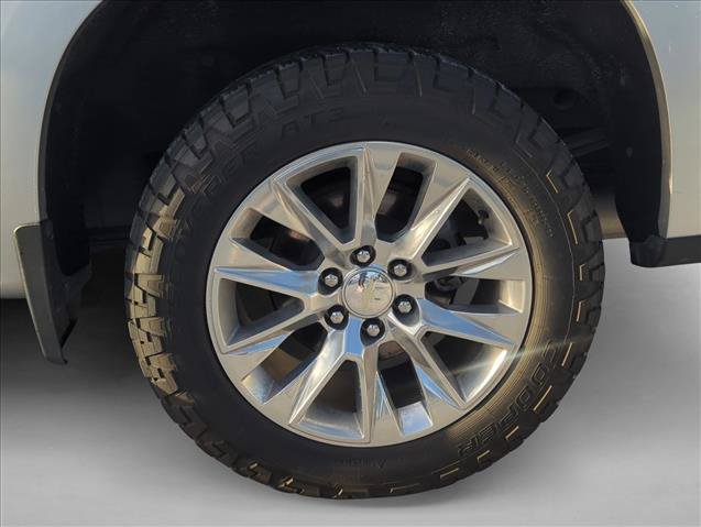 Used 2019 Chevrolet Silverado 1500 LTZ w/ LTZ Premium Package AWD/4WD image 7