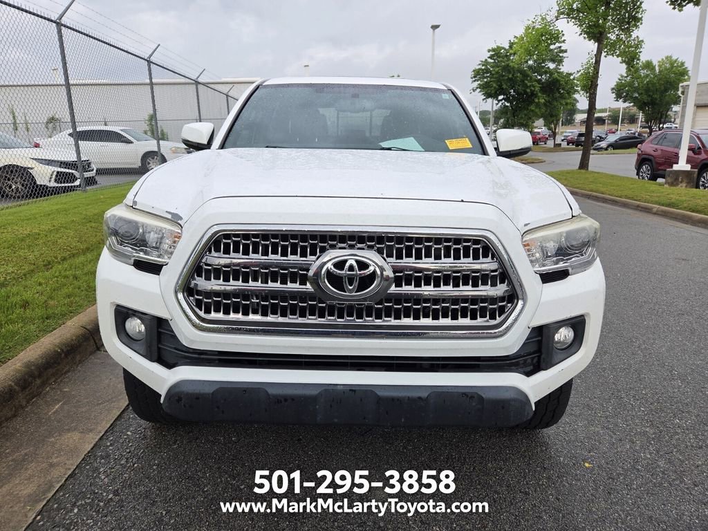 Used 2017 Toyota Tacoma TRD Off-Road w/ Premium & Technology Package AWD/4WD image 2