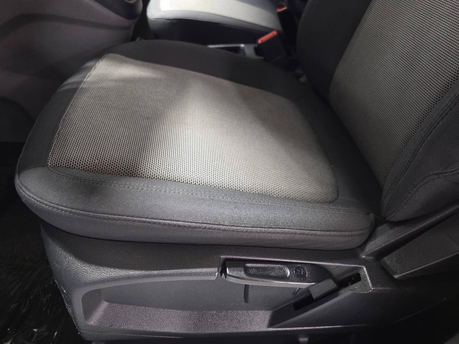 Used 2020 Ford Transit Connect XL image 26