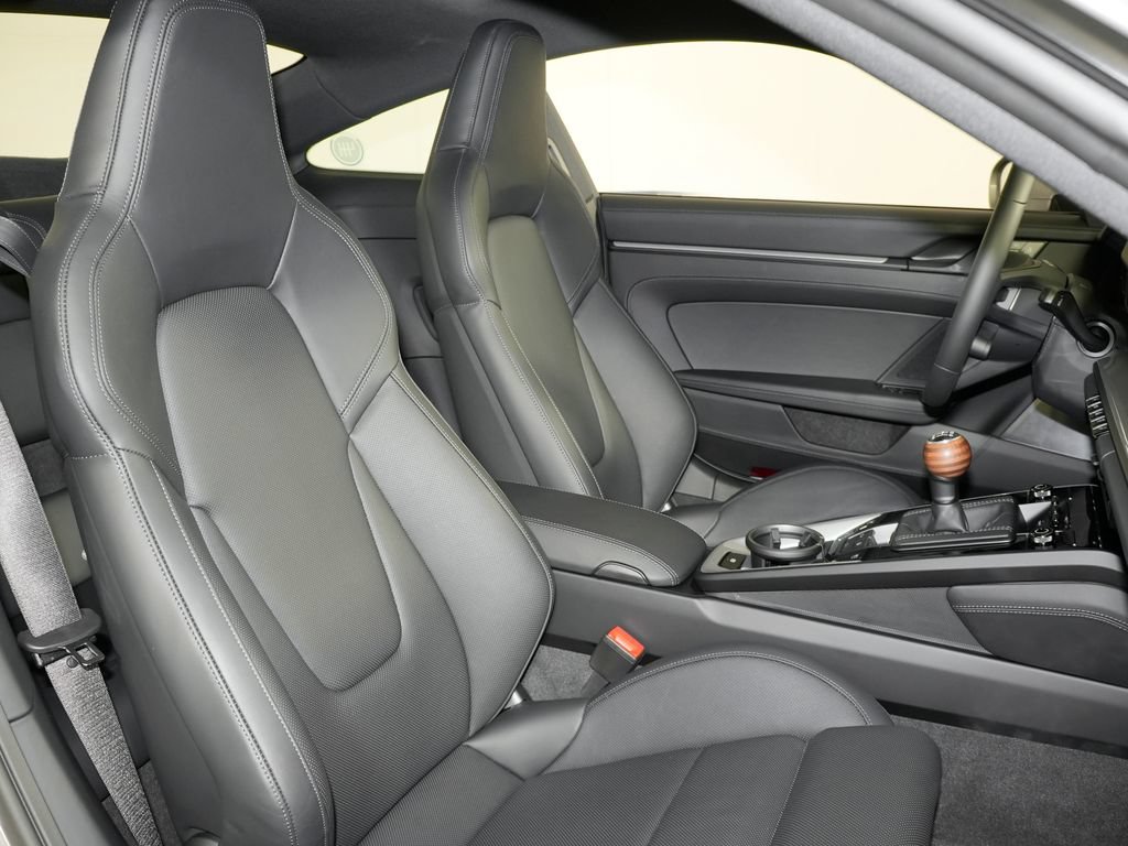 Certified 2025 Porsche 911 Carrera T RWD image 41
