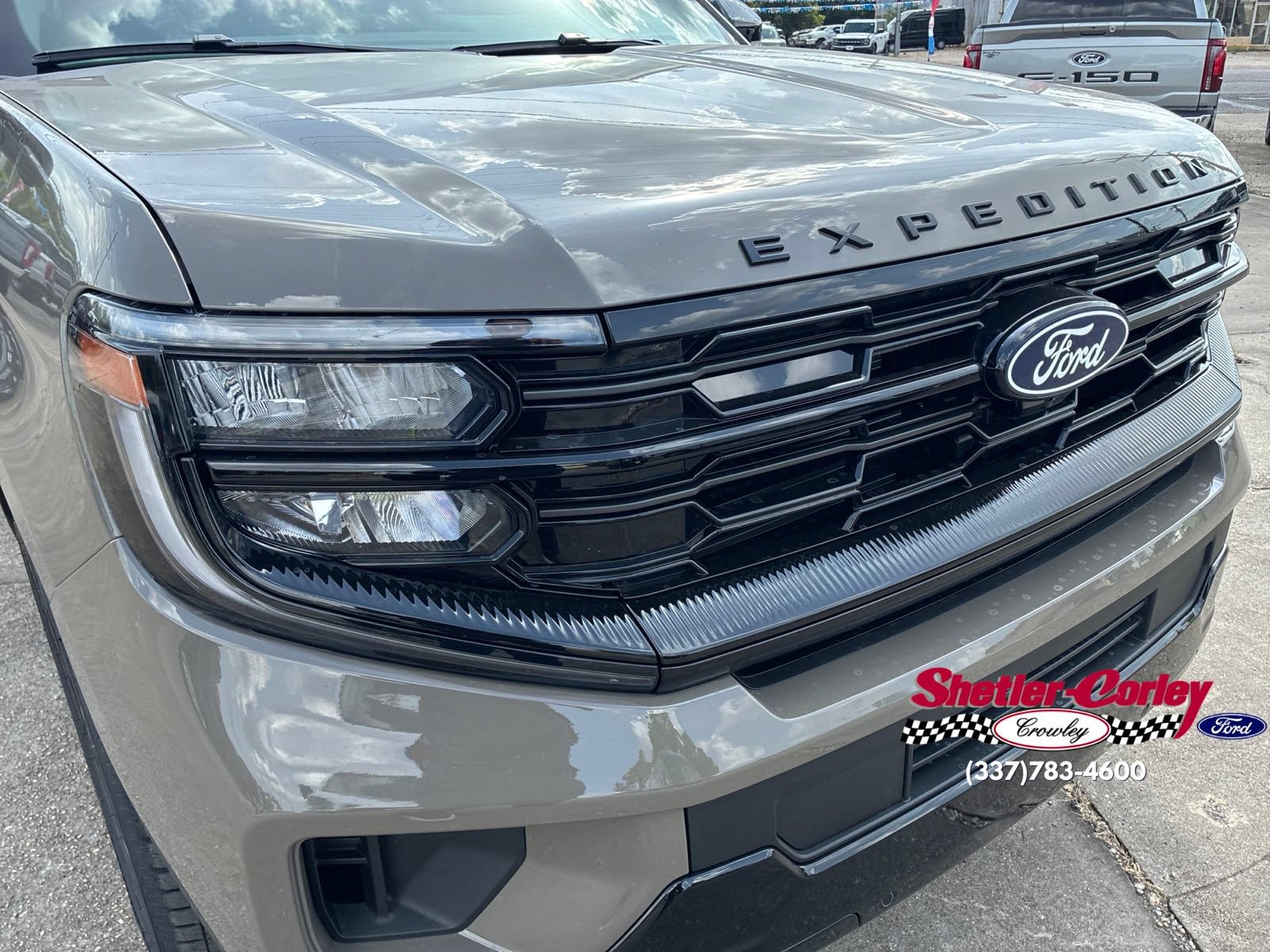 New 2027 Ford Expedition Max Platinum w/ Stealth Appearance Package RWD image 3