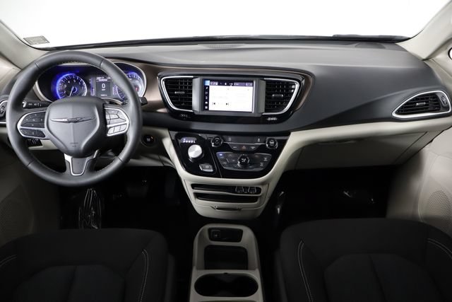 Used 2023 Chrysler Voyager LX FWD image 13