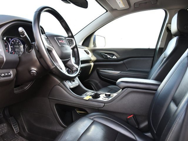 Used 2023 GMC Acadia SLT w/ Technology Package FWD image 17