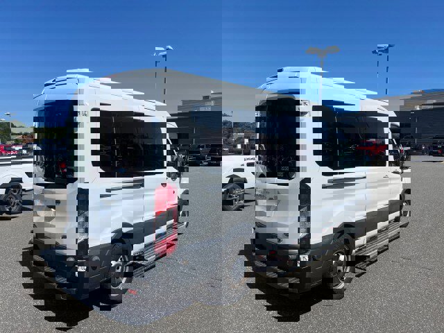 Used 2017 Ford Transit 350 XL image 5