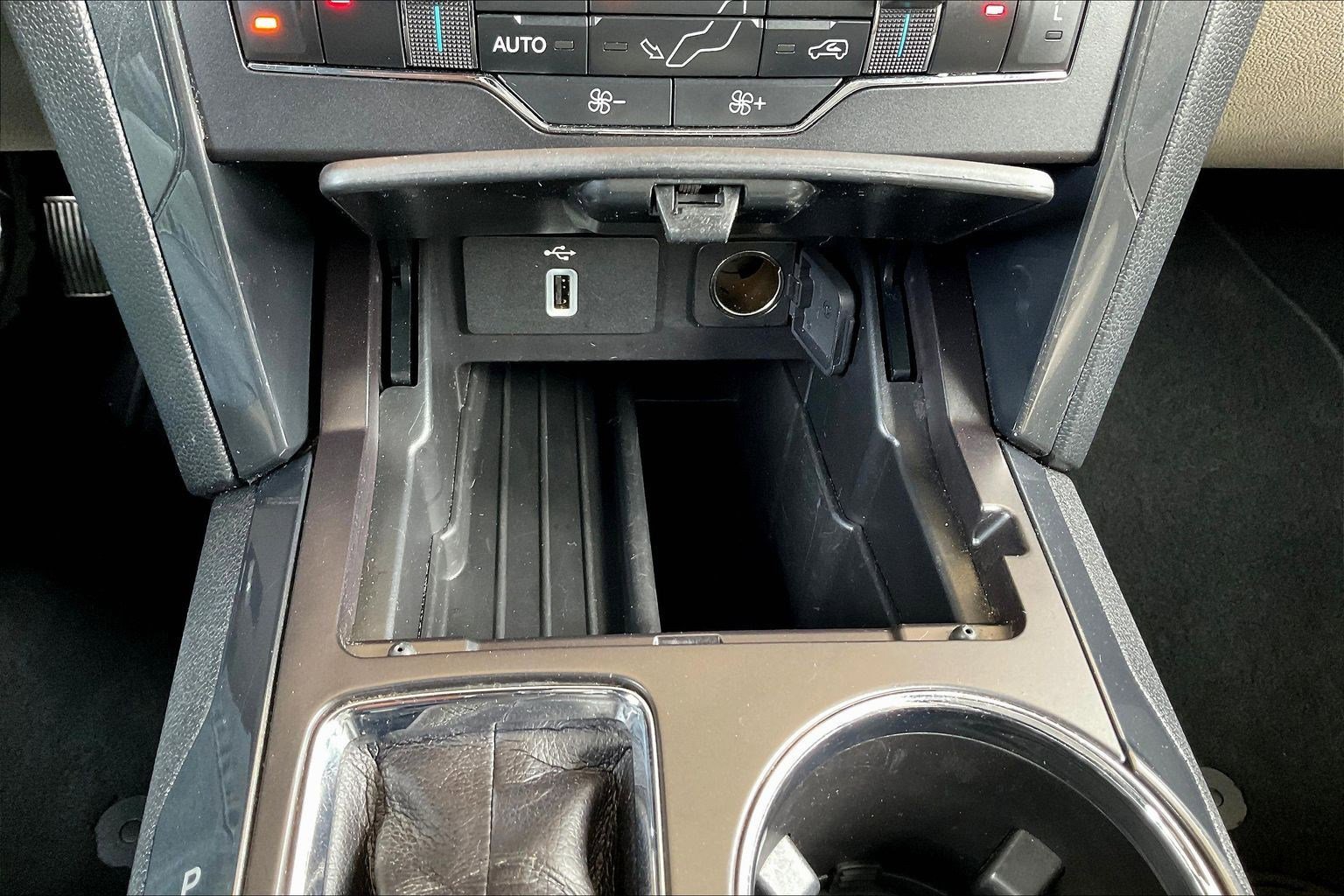Used 2018 Ford Explorer XLT AWD/4WD image 15