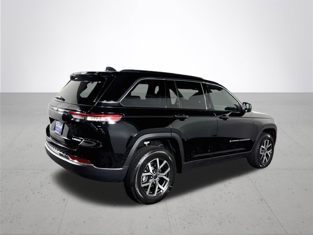 New 2027 Jeep Grand Cherokee Laredo X RWD image 6