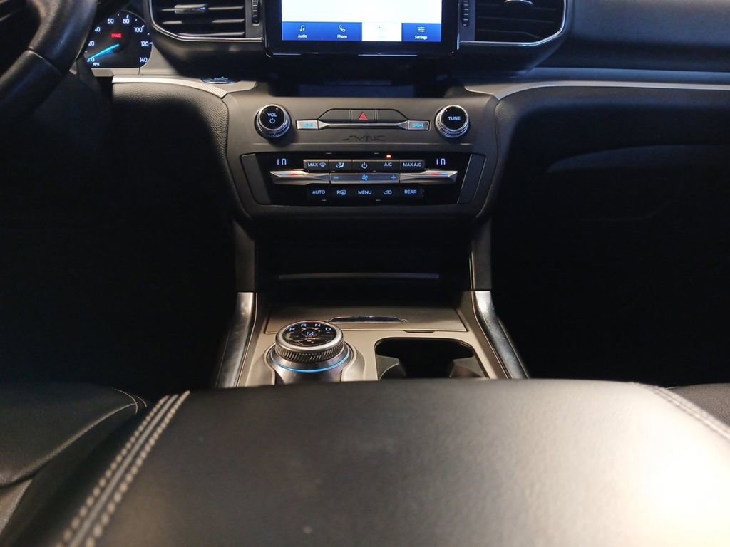 Used 2020 Ford Explorer XLT w/ Equipment Group 202A image 11