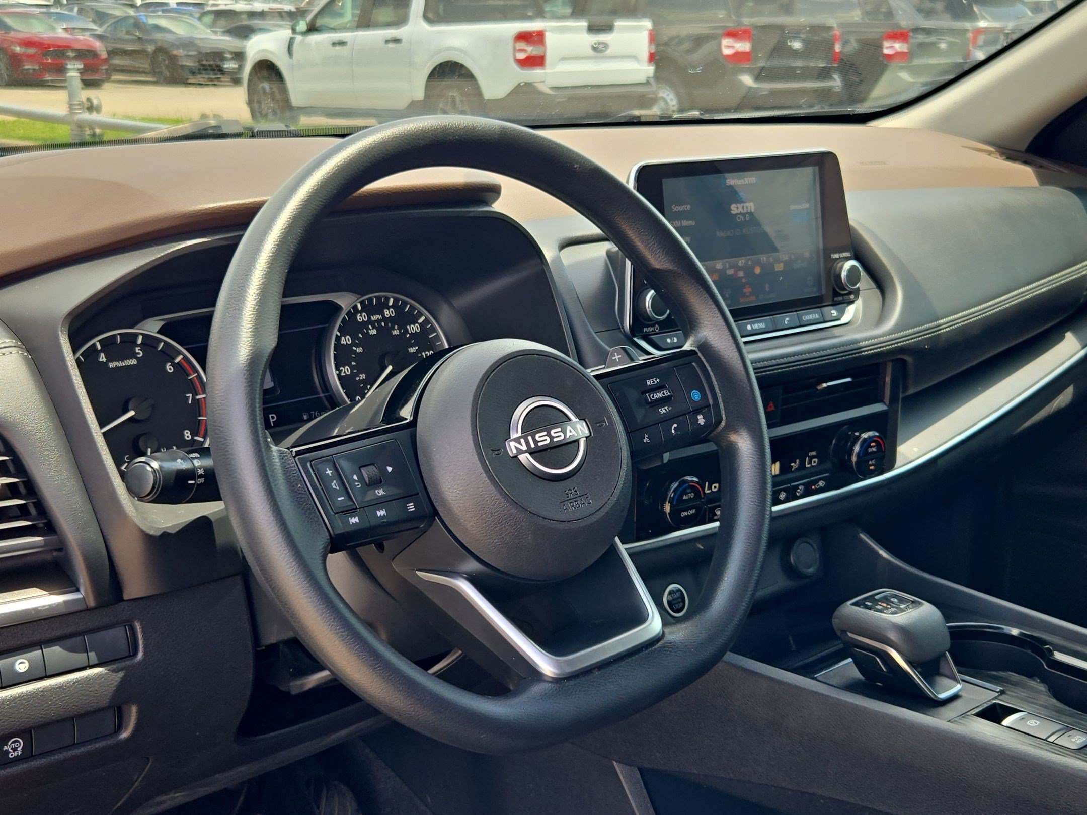 Used 2023 Nissan Rogue SV FWD image 16
