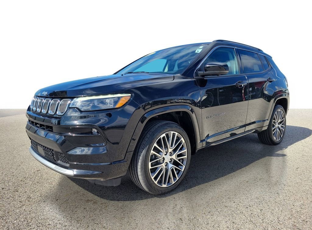 Used 2022 Jeep Compass Limited w/ Elite Group image 2