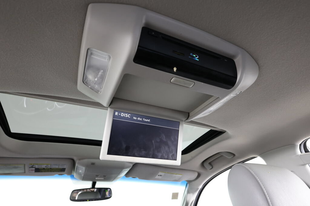 Used 2015 Toyota Sequoia Platinum AWD/4WD image 18