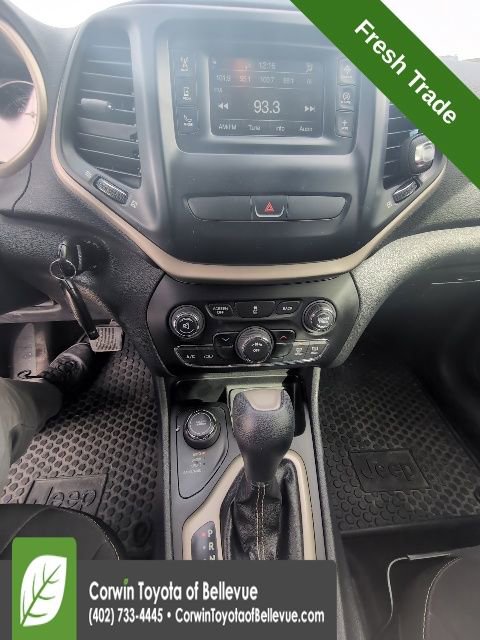 Used 2016 Jeep Cherokee Latitude w/ Cold Weather Group image 13