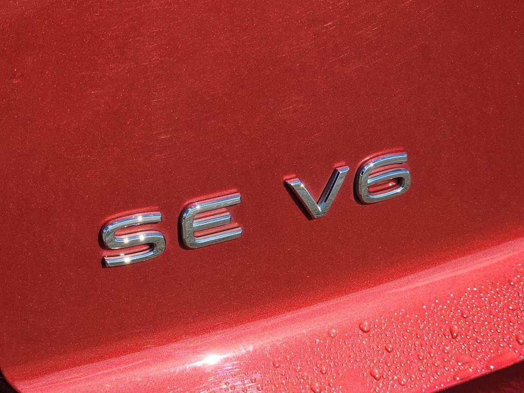 Used 2021 Volkswagen Atlas Cross Sport SE w/ Panoramic Sunroof Package image 8