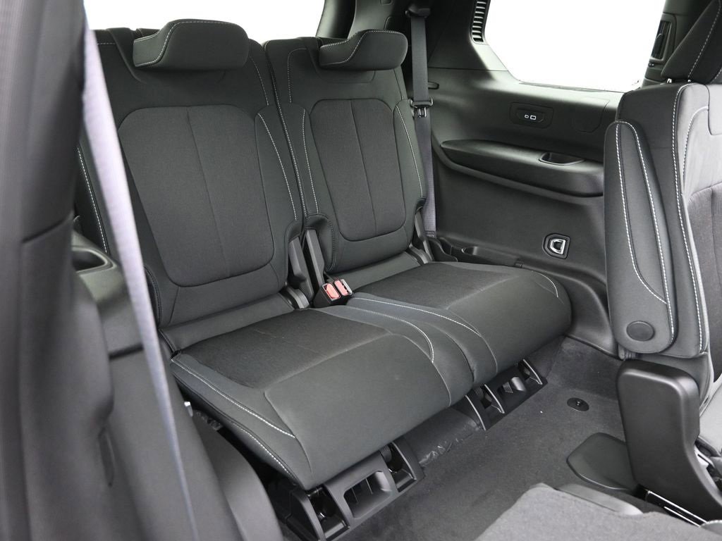 New 2025 Jeep Grand Cherokee L Laredo w/ Luxury Tech Group I image 21