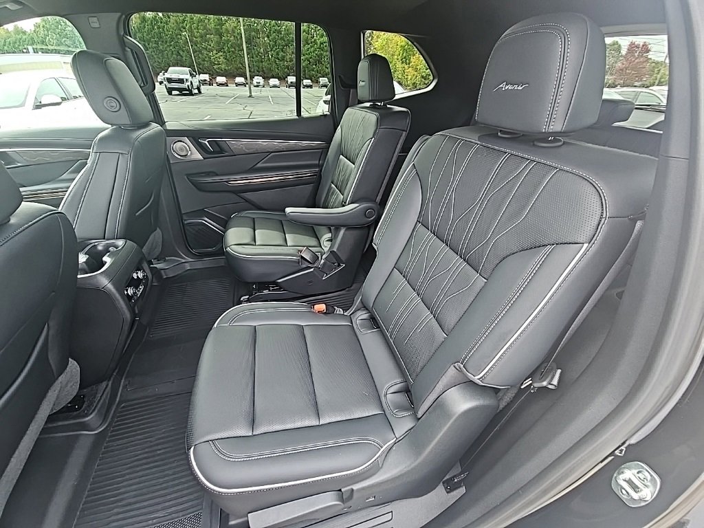 Used 2025 Buick Enclave Avenir w/ Super Cruise Package image 14