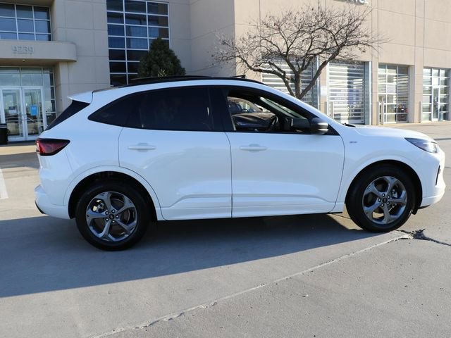 Used 2023 Ford Escape ST-Line w/ Tech Pack #1 image 6