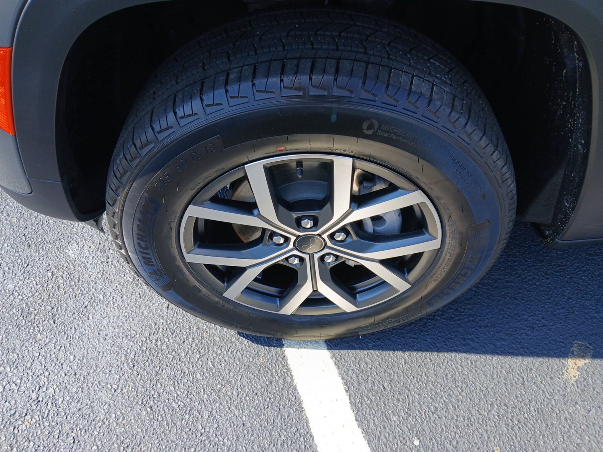 New 2027 Jeep Grand Cherokee Laredo X RWD image 9