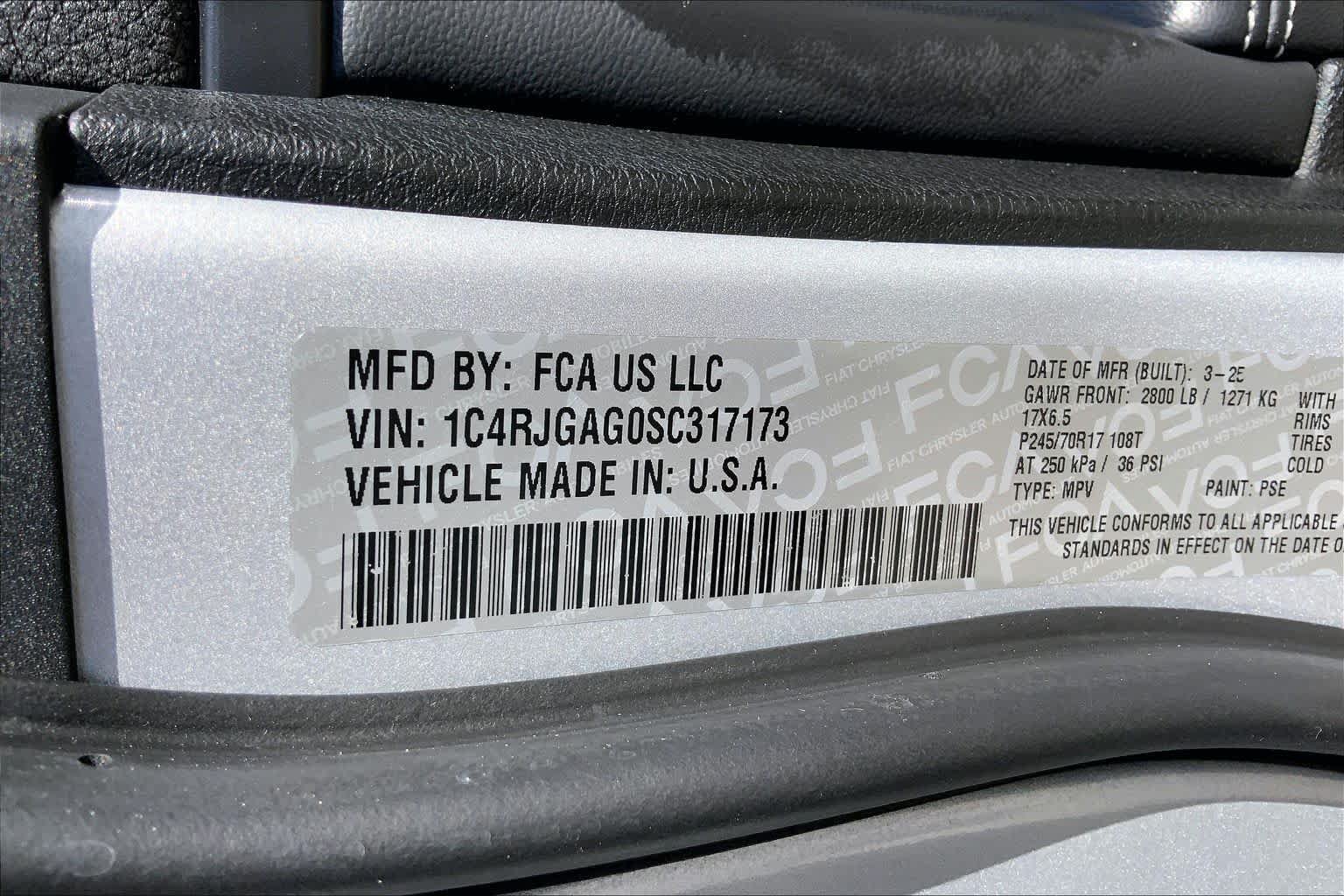 Used 2025 Jeep Grand Cherokee Laredo w/ MOPAR Finishing Package RWD image 36
