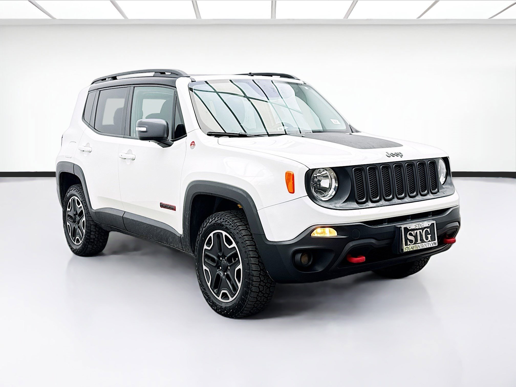 Used 2017 Jeep Renegade Trailhawk image 3