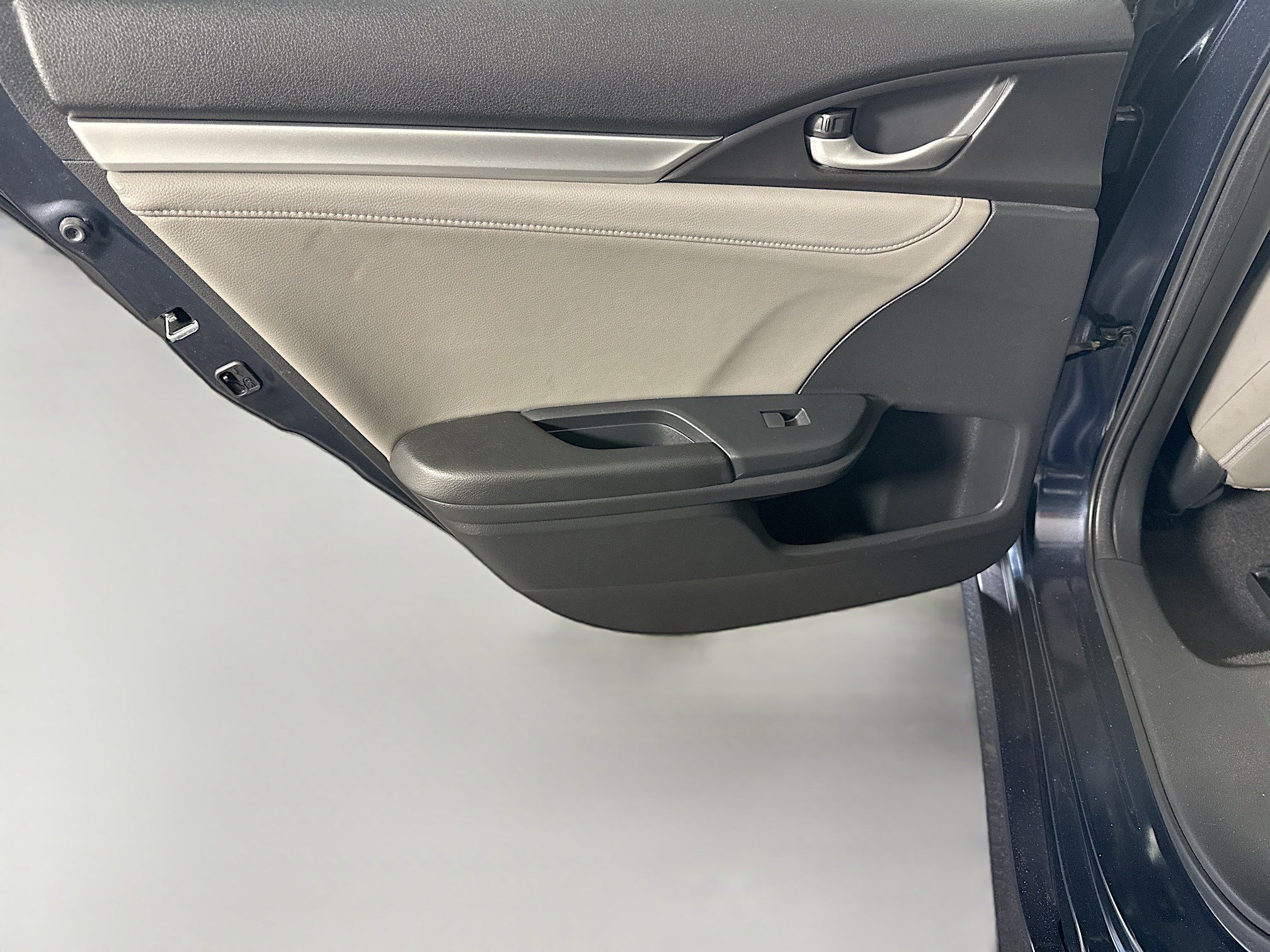 Used 2016 Honda Civic EX-L image 26