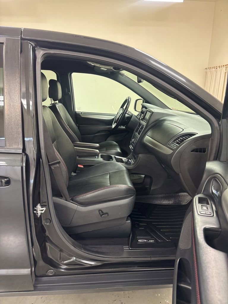 Used 2019 Dodge Grand Caravan GT FWD image 27