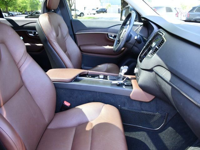 Used 2020 Volvo XC90 T6 Momentum w/ Protection Package Premier AWD/4WD image 25