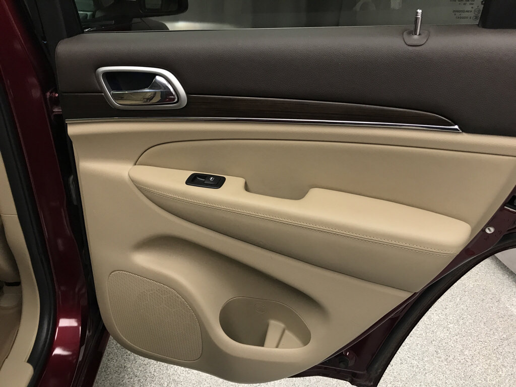 Used 2018 Jeep Grand Cherokee Overland AWD/4WD image 17