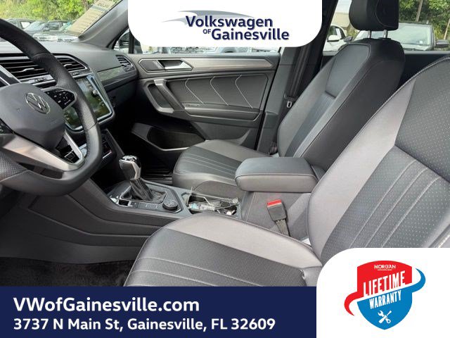 Certified 2024 Volkswagen Tiguan SE R-Line AWD/4WD image 19