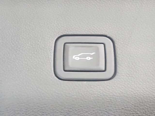 Used 2023 Chevrolet Suburban Premier AWD/4WD image 56