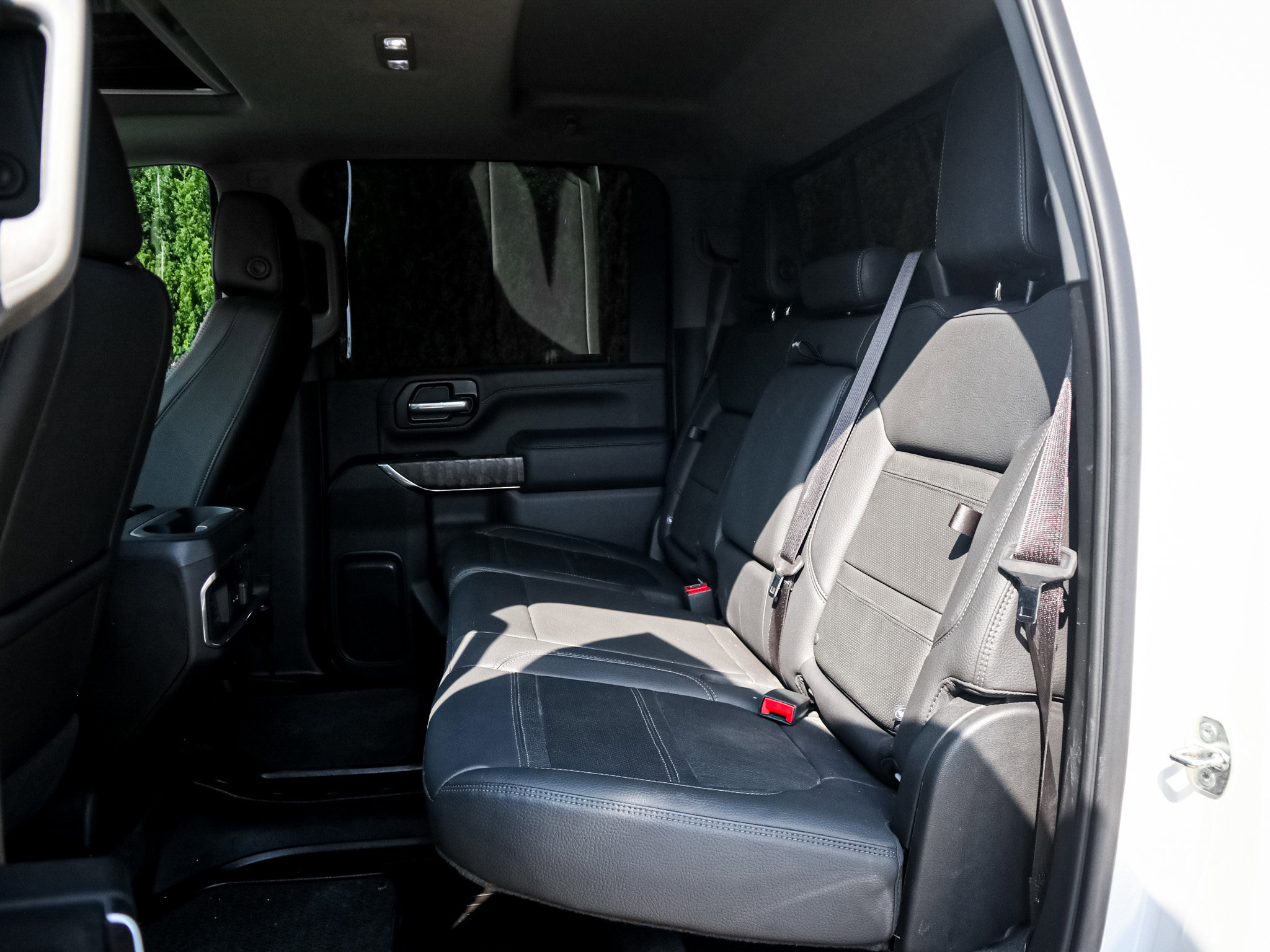 Used 2021 GMC Sierra 3500 Denali w/ Denali Ultimate Package AWD/4WD image 31