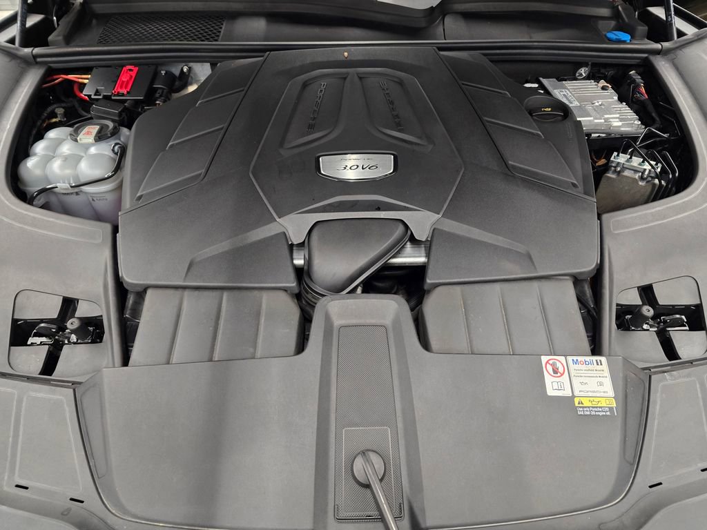 Used 2023 Porsche Cayenne image 13