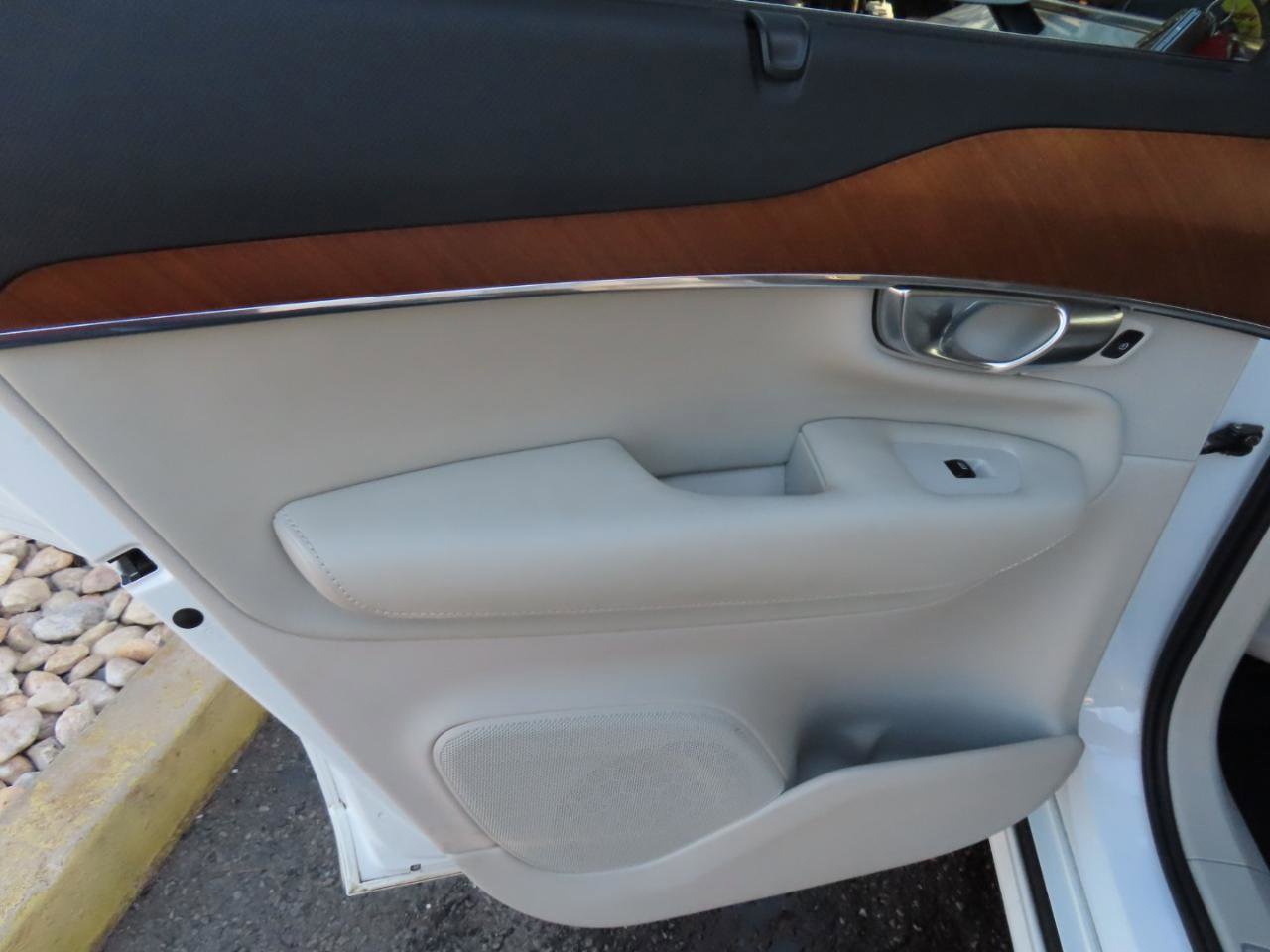 Used 2018 Volvo XC90 T6 Inscription w/ Convenience Package AWD/4WD image 14