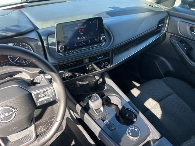 Used 2025 Nissan Rogue SV image 28