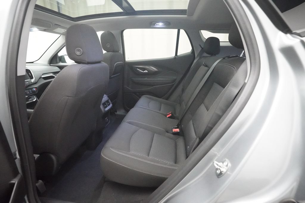 Used 2024 GMC Terrain SLE w/ Driver Convenience Package AWD/4WD image 15