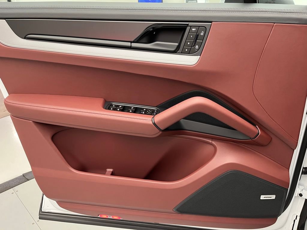 New 2025 Porsche Cayenne S image 21