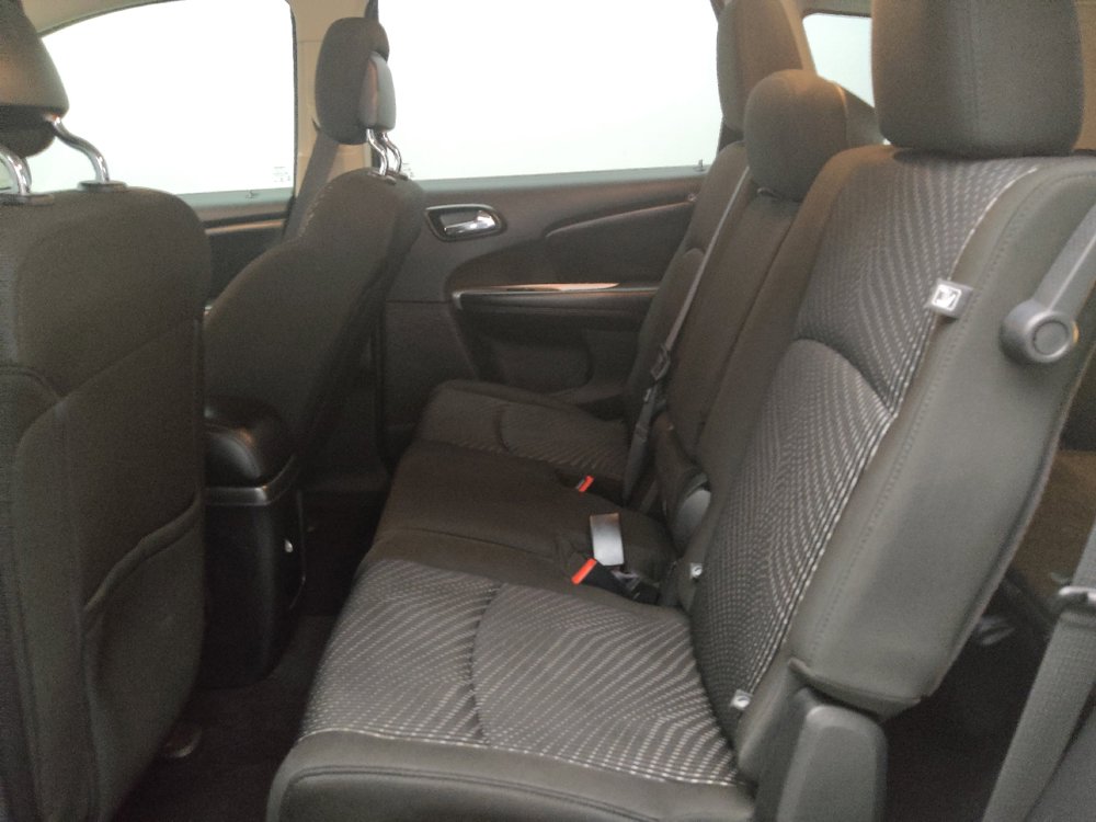 Used 2020 Dodge Journey SE w/ Blacktop Package FWD image 18