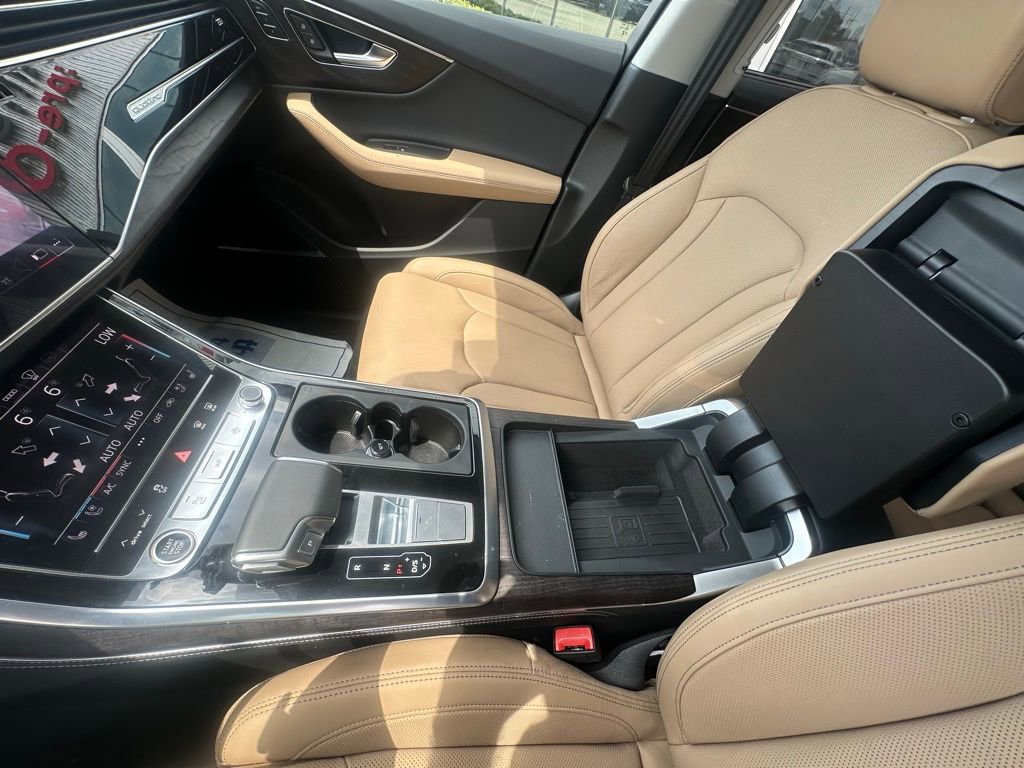 Used 2025 Audi Q7 3.0T Prestige image 16