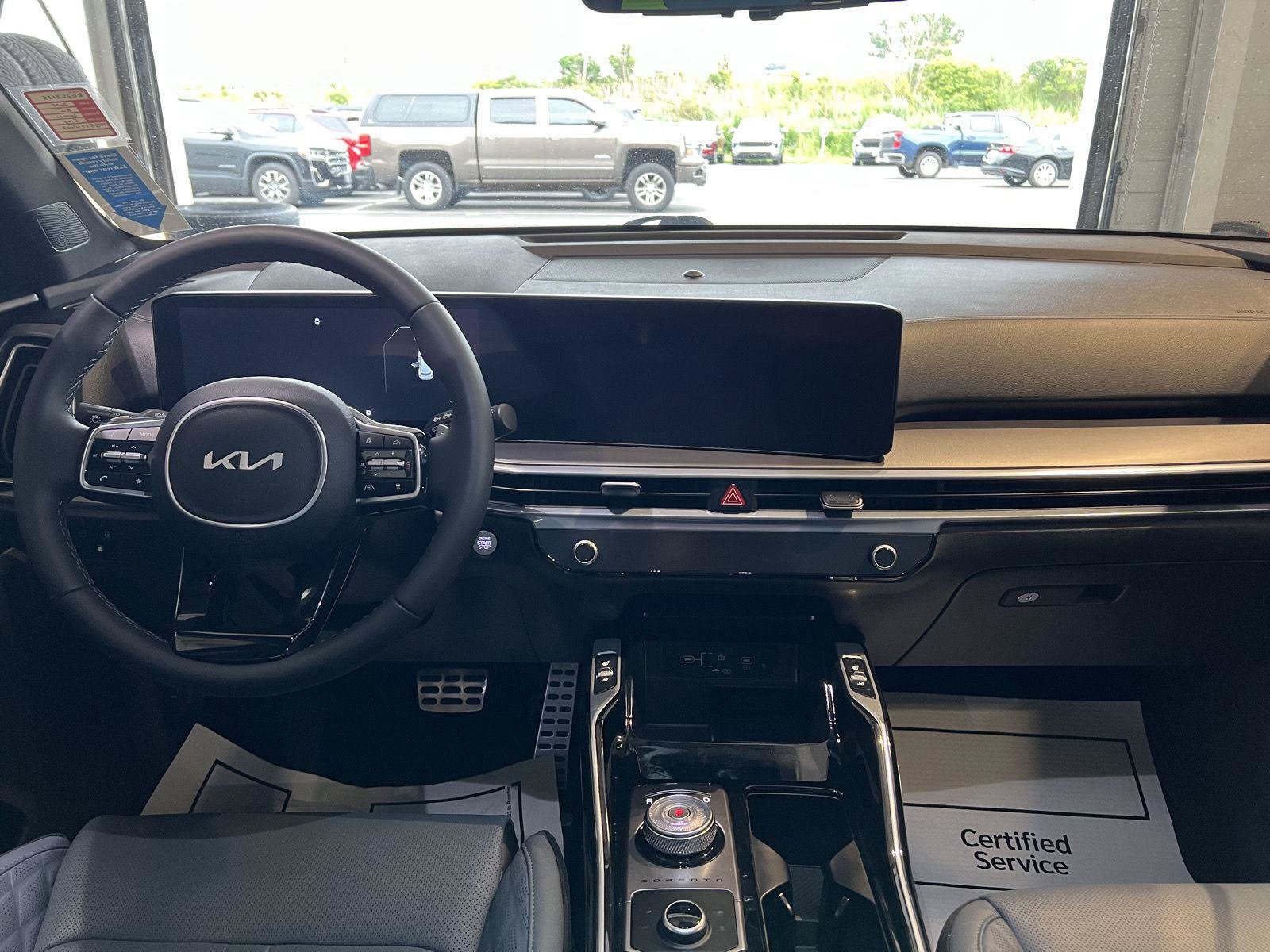 Used 2025 Kia Sorento SX Prestige AWD/4WD image 12