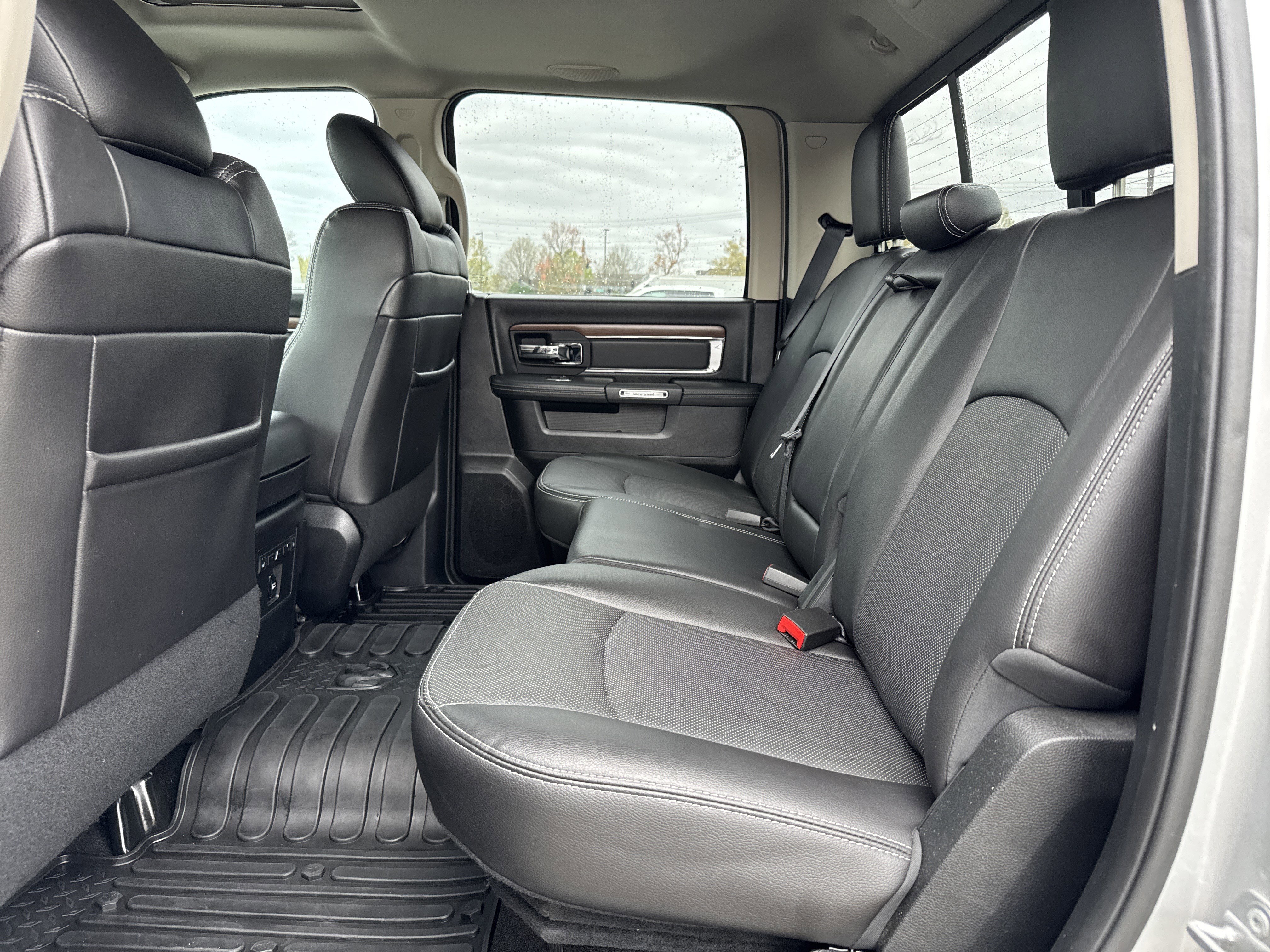 Used 2015 RAM 1500 Laramie w/ Convenience Group image 30