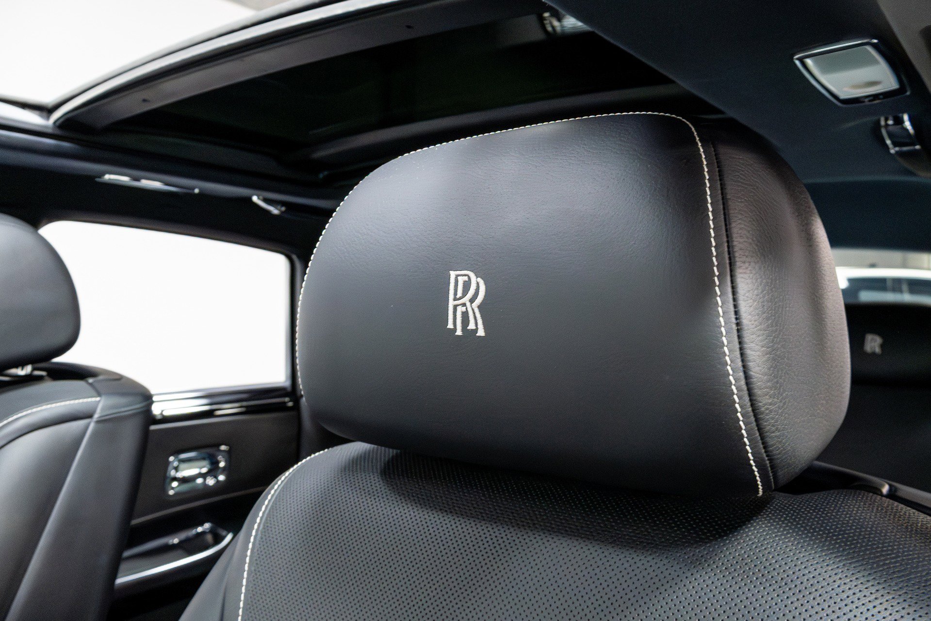 Used 2016 Rolls-Royce Ghost image 10