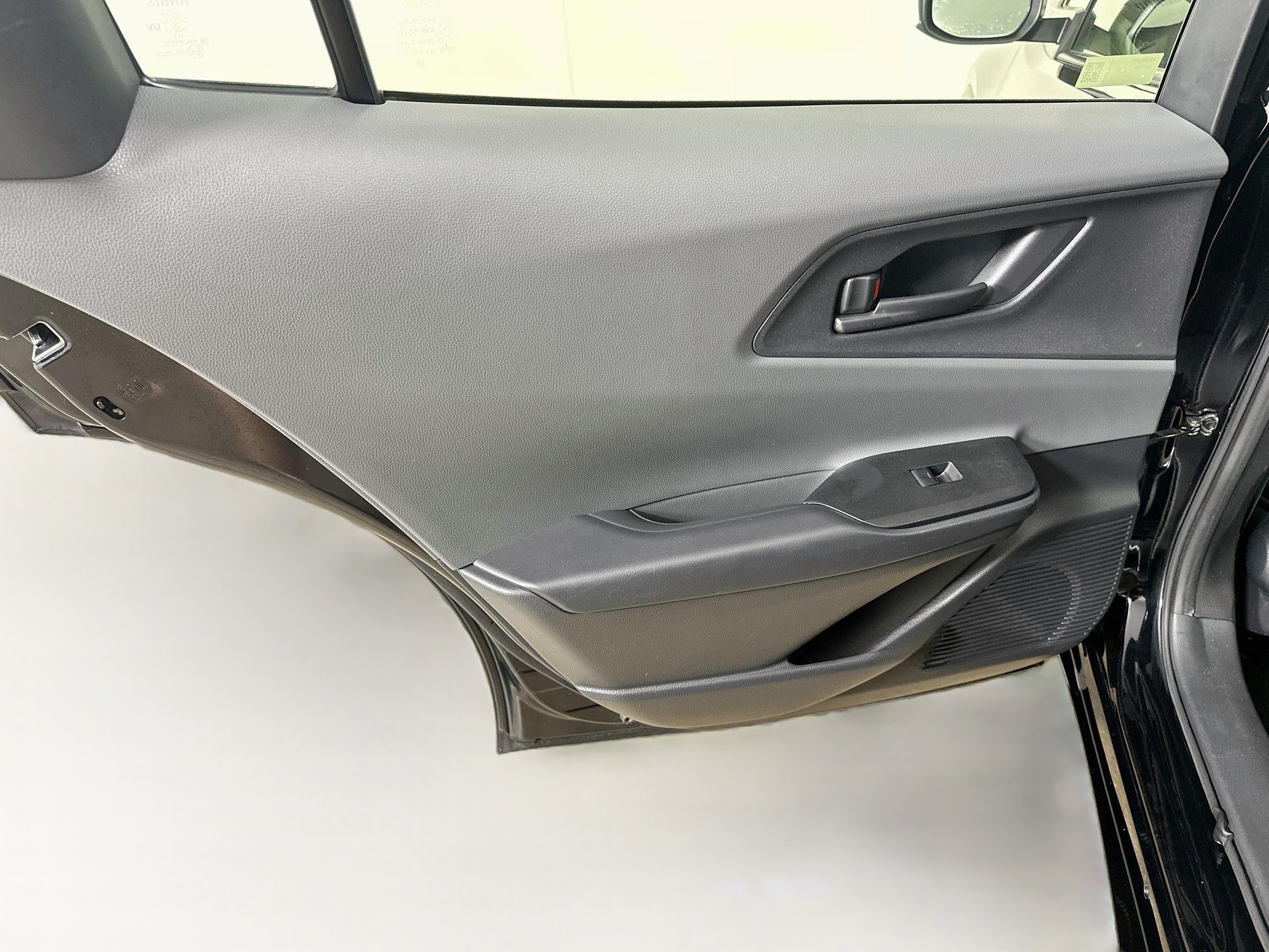 Used 2024 Toyota Prius LE FWD image 26