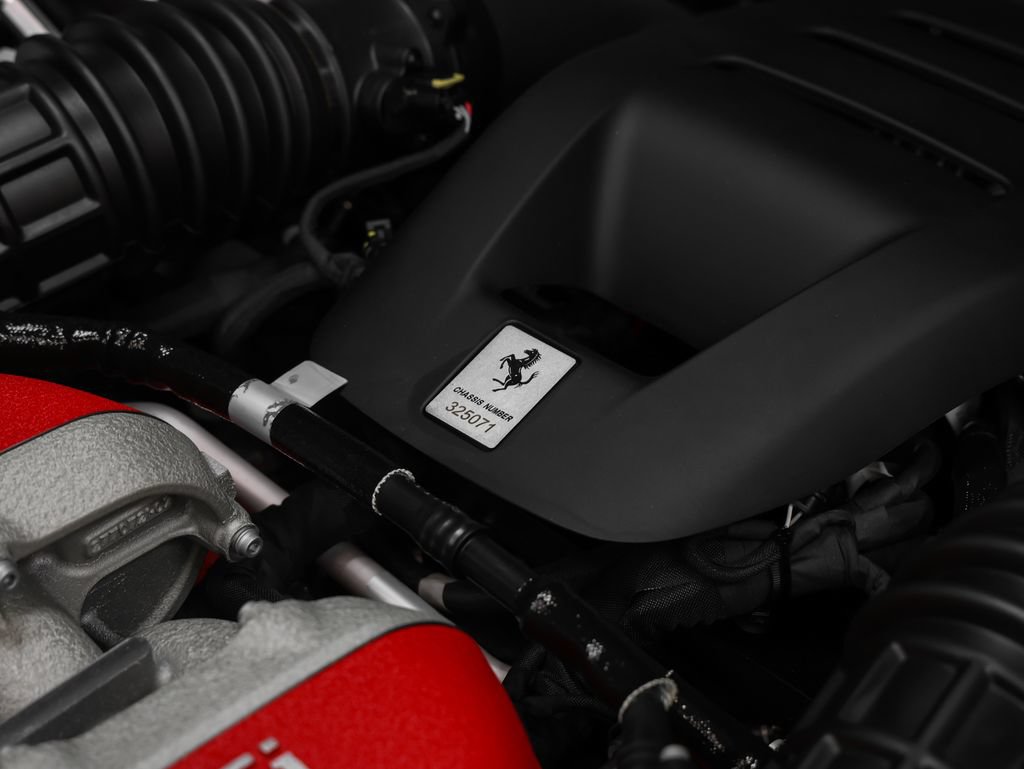 Certified 2025 Ferrari Purosangue AWD/4WD image 18
