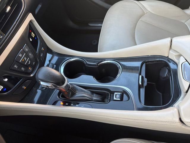 Used 2017 Buick Envision Essence FWD image 25