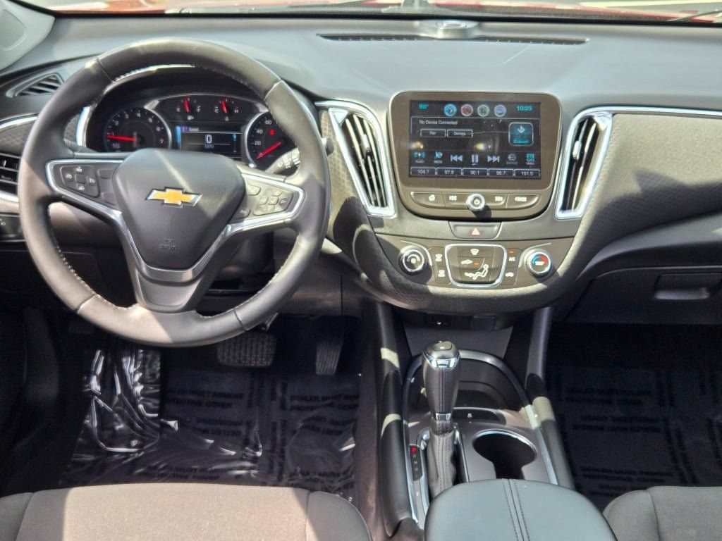 Used 2017 Chevrolet Malibu LT FWD image 18