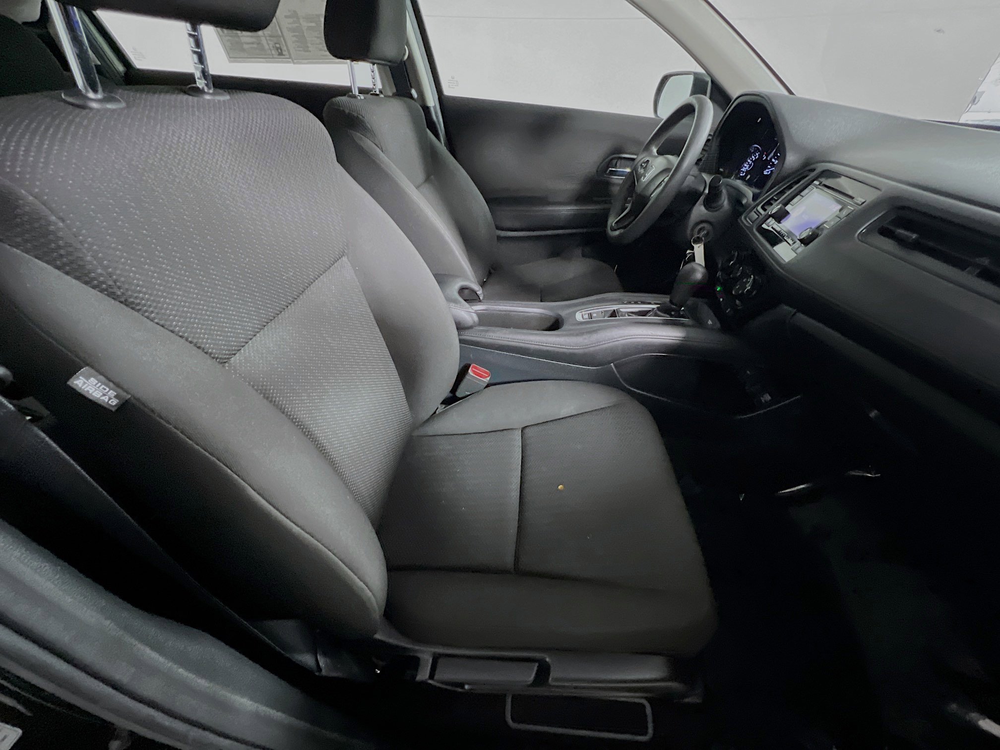 Used 2016 Honda HR-V LX image 30