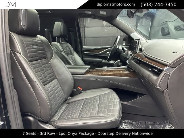 Used 2023 Cadillac Escalade ESV Sport Platinum w/ LPO, ONYX Package AWD/4WD image 18