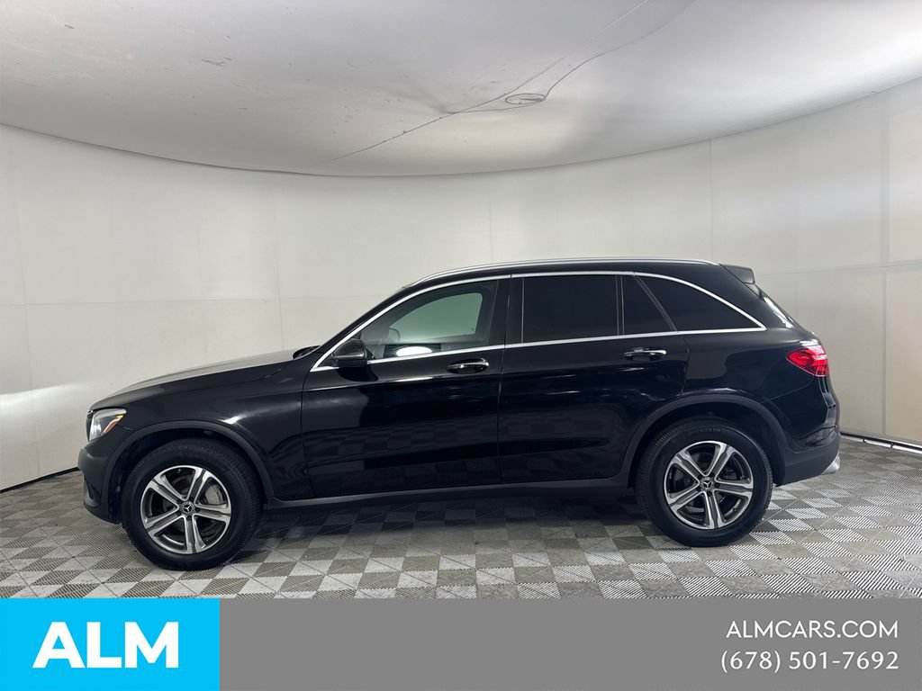 Used 2019 Mercedes-Benz GLC 300 4MATIC w/ Premium Package image 10