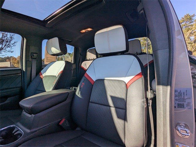 Used 2023 GMC Canyon AT4X image 9