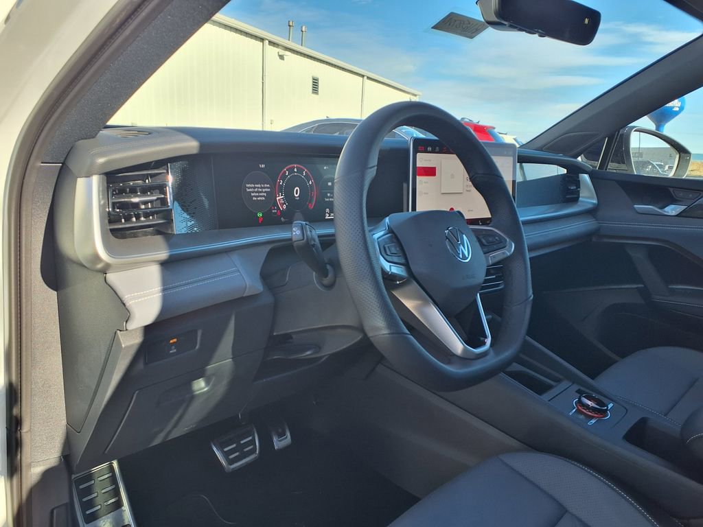 Used 2026 Volkswagen Tiguan SE R-Line image 11